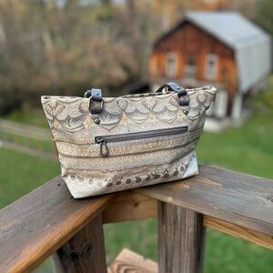 Sakroots Shoulder Bag - Pastel - Vegan